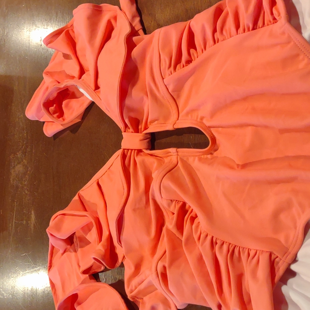 Peddney one piece coral size Small ruffled swimsuit.  NWOT Size S ADORABLE - Picture 2 of 5